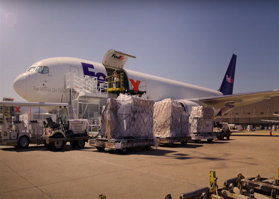 FedEx Global Express koeriersdienst van deur tot deur