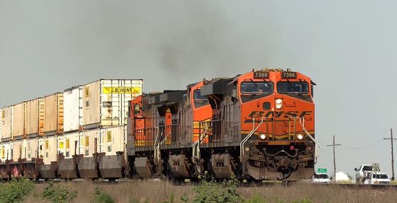 Servicios de transporte de mercancías por ferrocarril de China a España