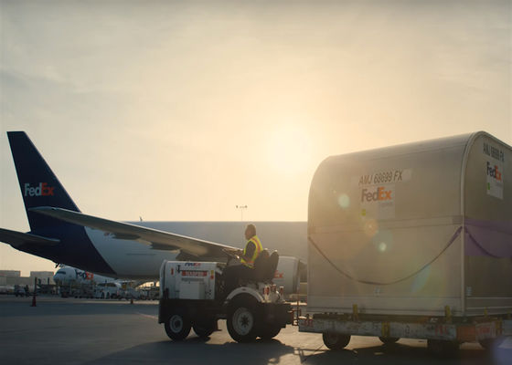 Servizio di corriere FedEx Global Express porta a porta